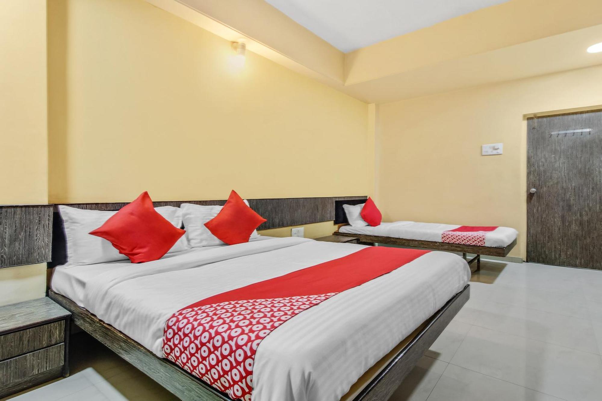 Hotel O Priyanka Residency Szolápur Kültér fotó
