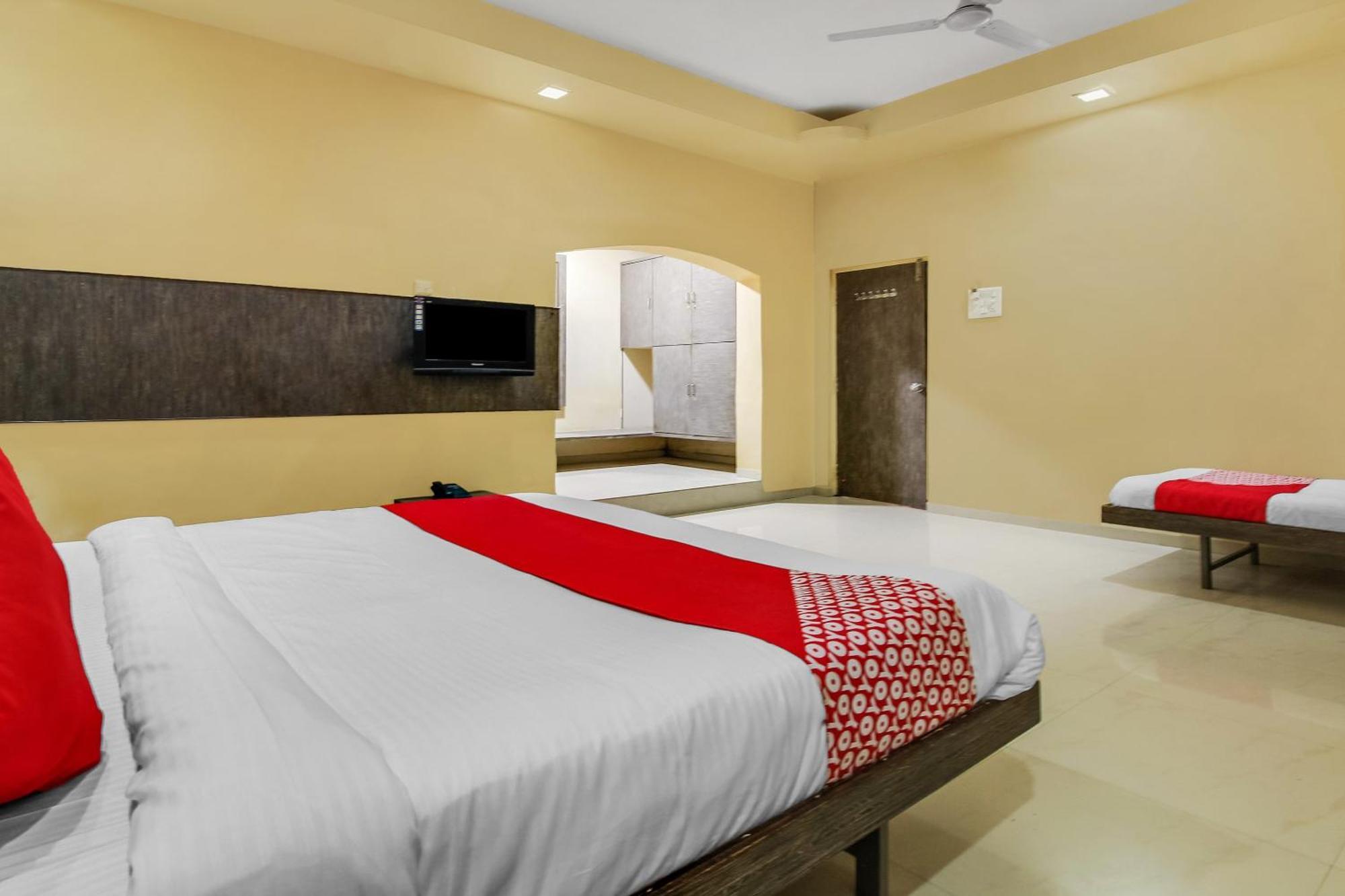 Hotel O Priyanka Residency Szolápur Kültér fotó