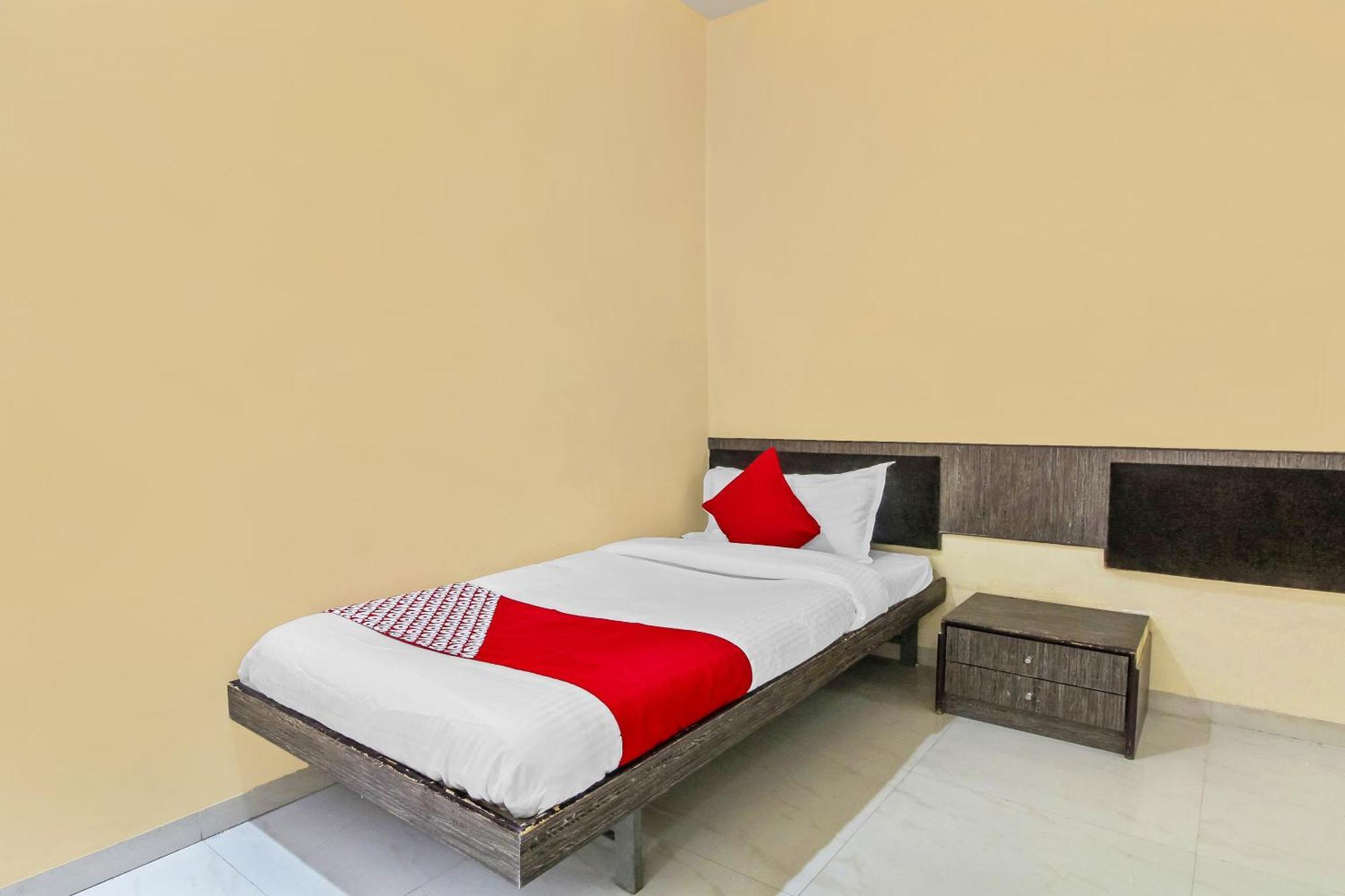 Hotel O Priyanka Residency Szolápur Kültér fotó